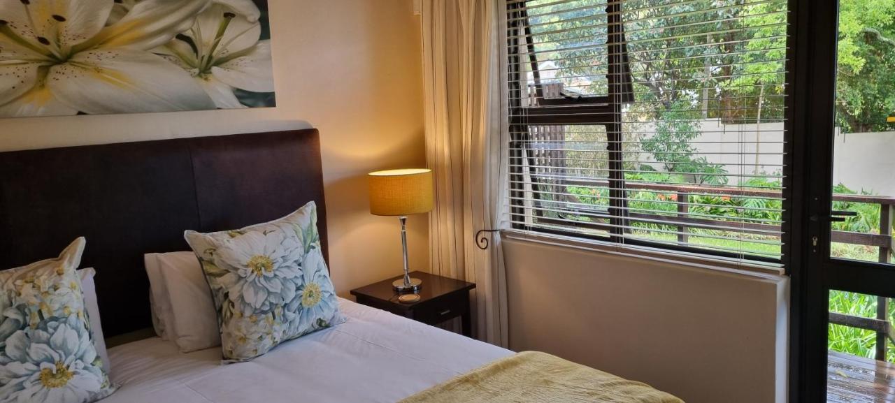 Somerzicht Guest House Сомерсет-Уэст Экстерьер фото