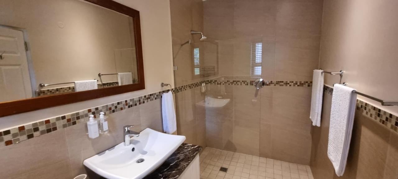 Somerzicht Guest House Сомерсет-Уэст Экстерьер фото