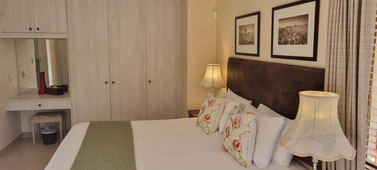 Somerzicht Guest House Сомерсет-Уэст Экстерьер фото
