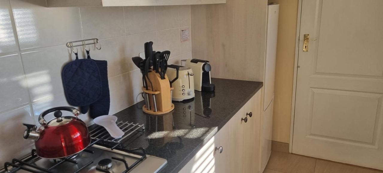 Somerzicht Guest House Сомерсет-Уэст Экстерьер фото