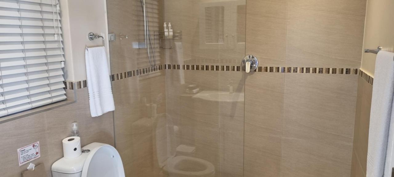 Somerzicht Guest House Сомерсет-Уэст Экстерьер фото