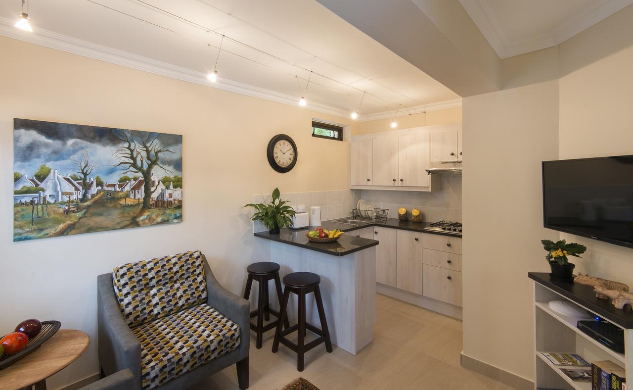 Somerzicht Guest House Сомерсет-Уэст Экстерьер фото